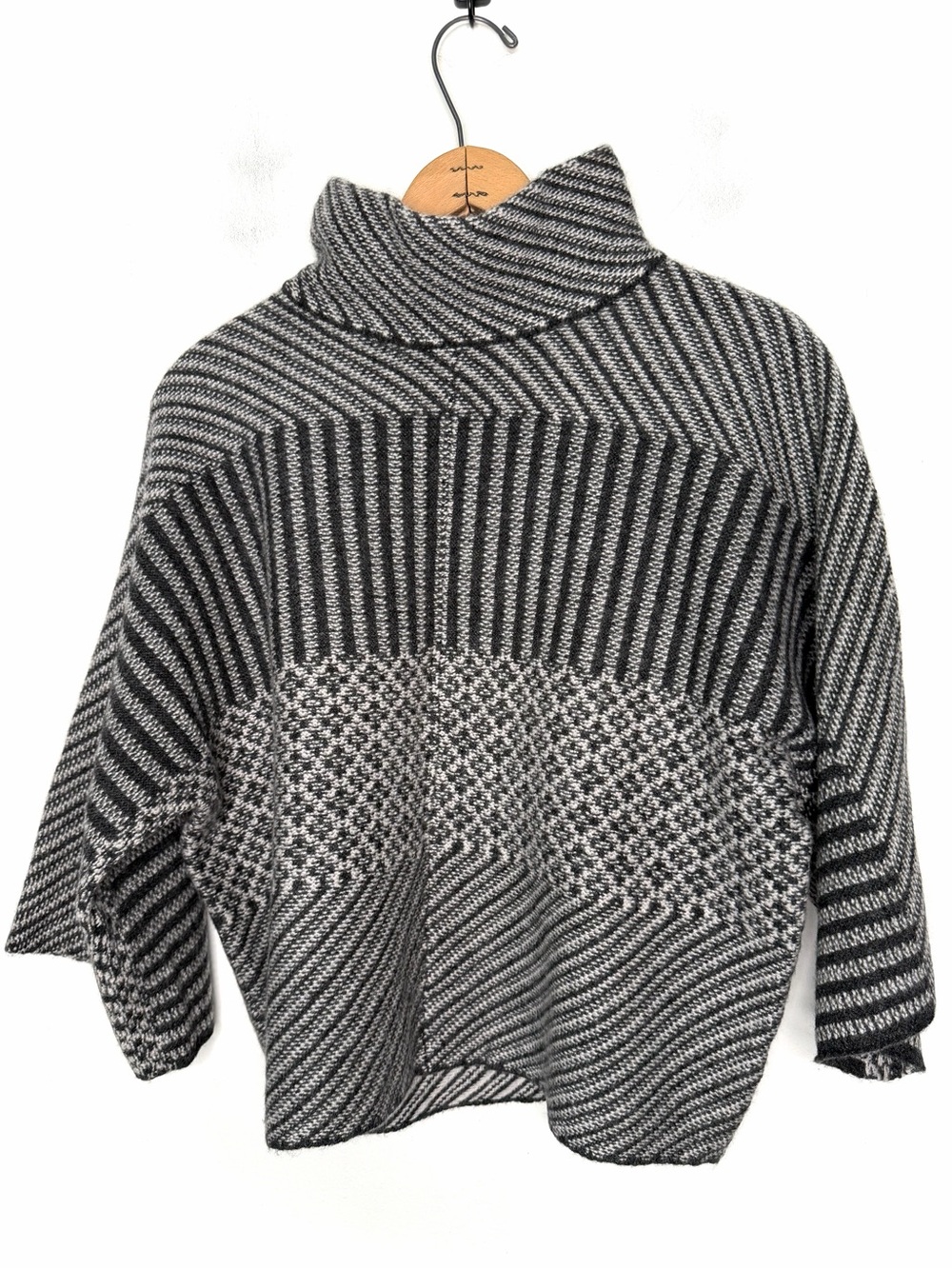 Tahari Pure Luxe Cashmere Wide Sleeve Poncho Sweater Gray Turtleneck Size Small
